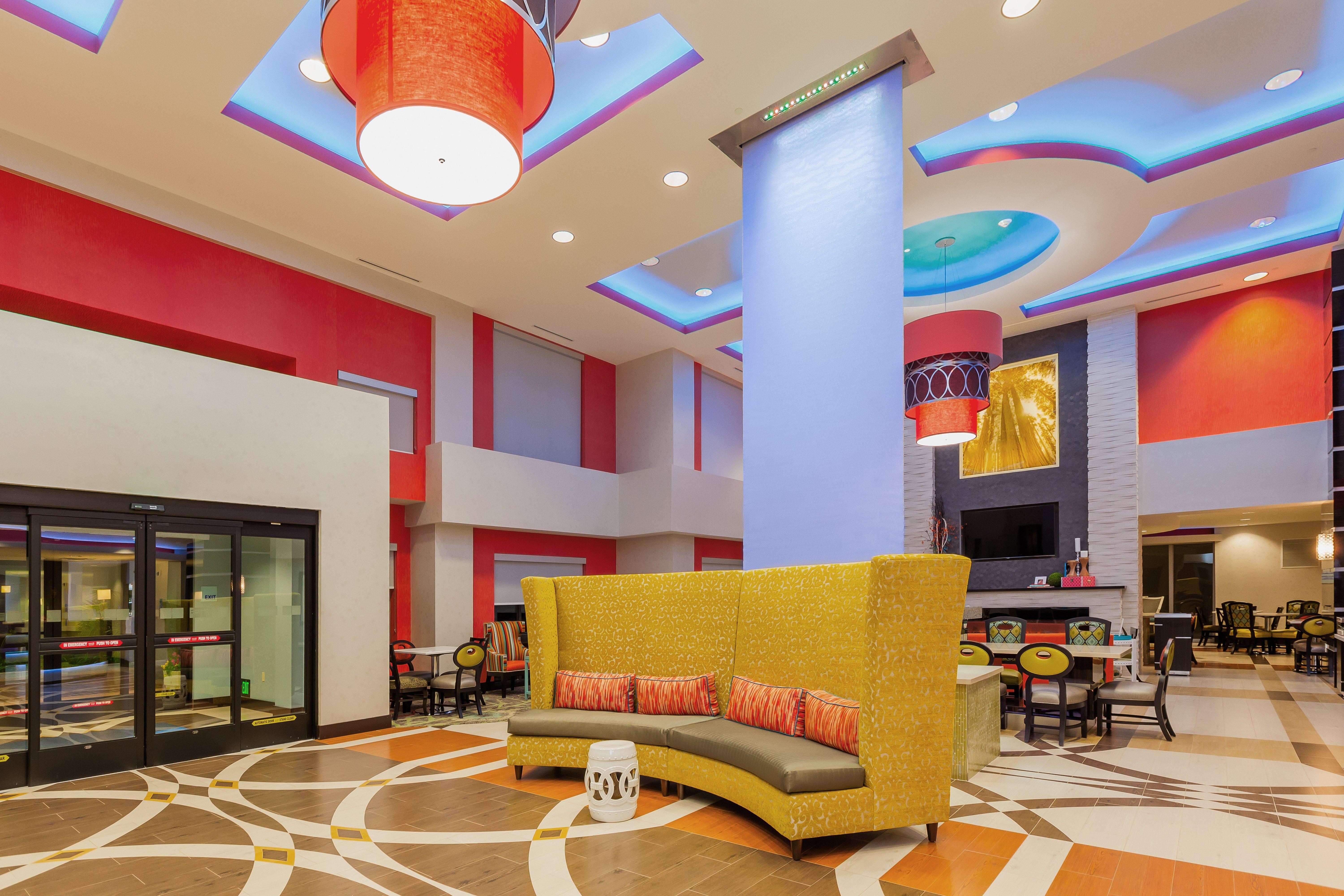 Holiday Inn Express & Suites Eureka By Ihg Extérieur photo