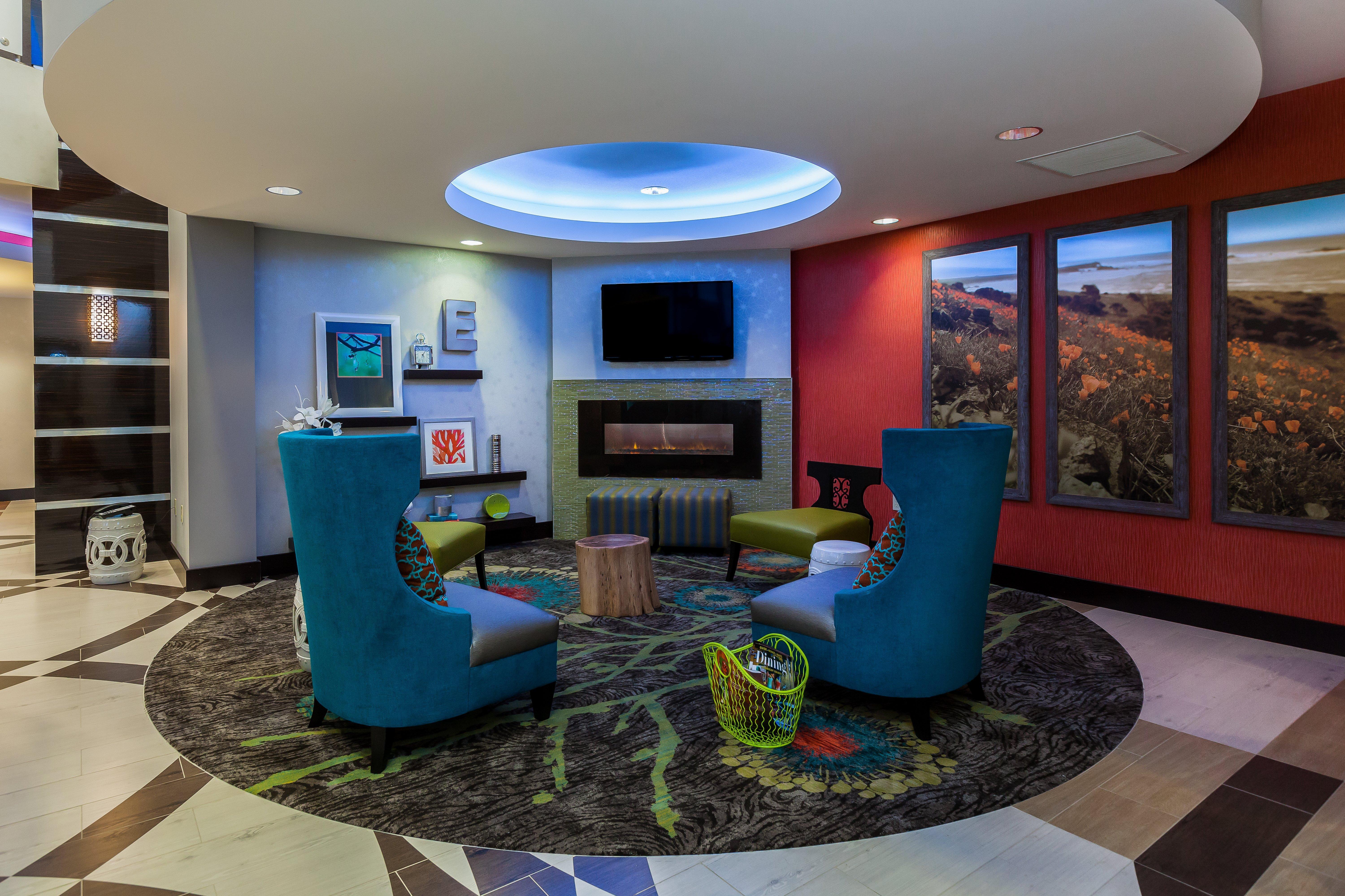 Holiday Inn Express & Suites Eureka By Ihg Extérieur photo