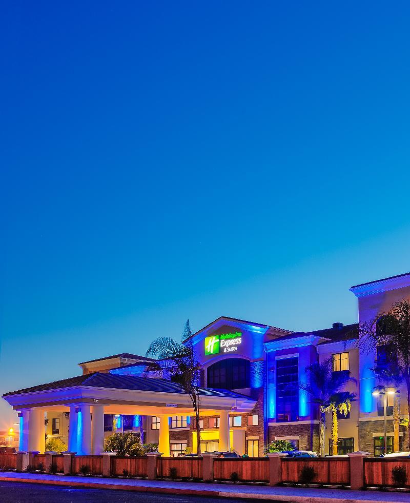 Holiday Inn Express & Suites Eureka By Ihg Extérieur photo