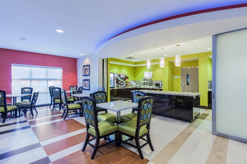 Holiday Inn Express & Suites Eureka By Ihg Extérieur photo
